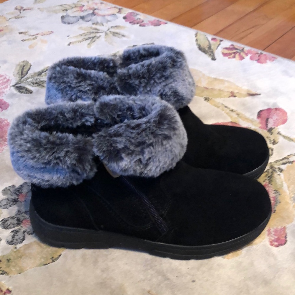 Black cozy ankle boots